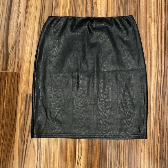 Boohoo skirt faux leather tall - Picture 6 of 9